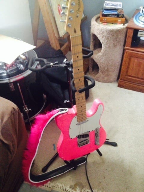 DTWS pink guitar
